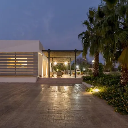 Villa I Chiani 8, Emma